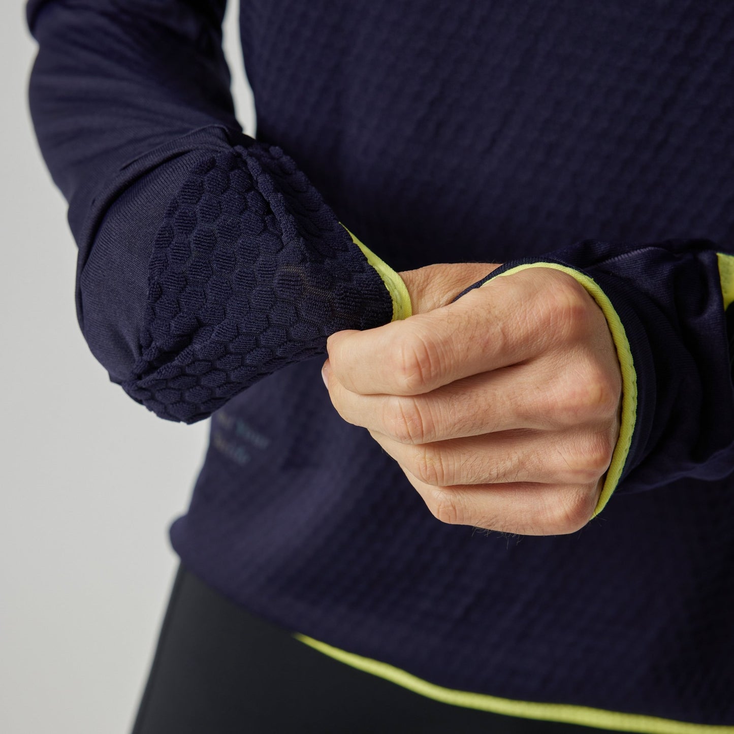 Men's Carbondale Half Zip Hoodie - FBMLH1-DRK-XS - Dark Knight - XS - FlipBelt Sweden