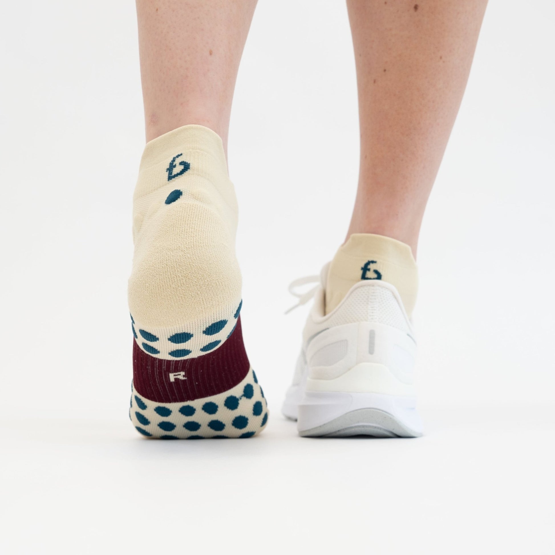 Performance Low Cut Socks - FBSK04-OAT-S - Oatmeal - Small - FlipBelt Sweden