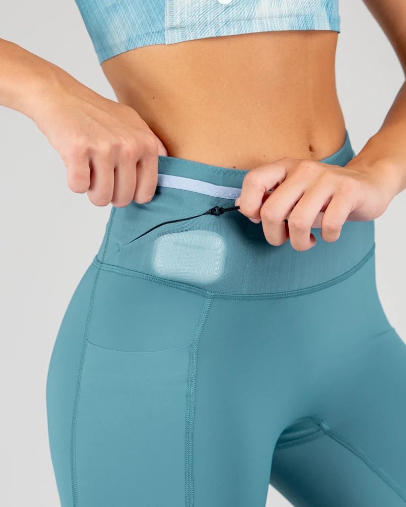 Women's 6" Ouray Compression Short - FBCS36-GBL-XS - Glacier Blue - XS - FlipBelt Sweden